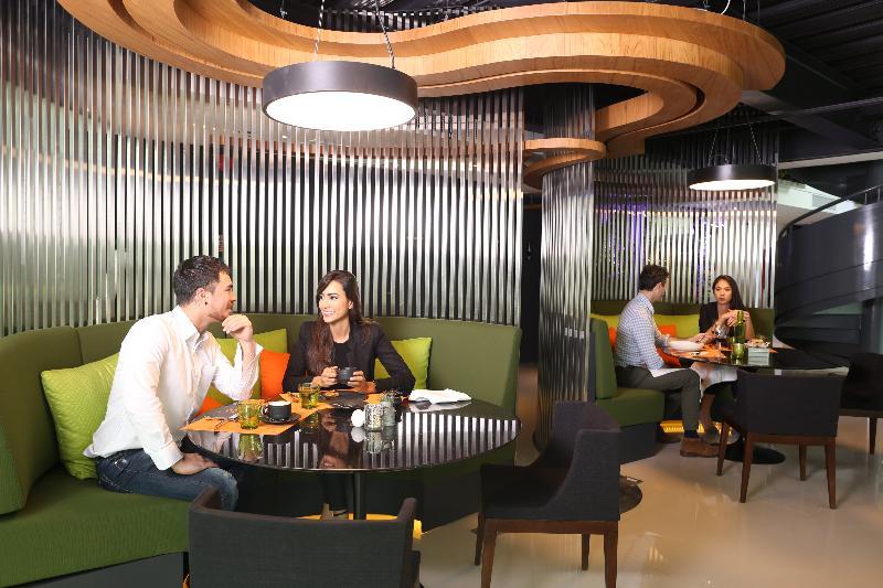 Zazz Urban Bangkok Hotel Exterior photo